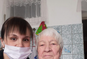 Благотворительную акцию в преддверии Дня Победы провели парикмахеры Амурска