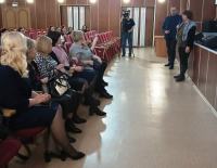 В МАУ «Дом Молодёжи»  состоялся просмотр и обсуждение документального фильма «Человек в красном» о буллинге в отношении детей с инвалидностью 