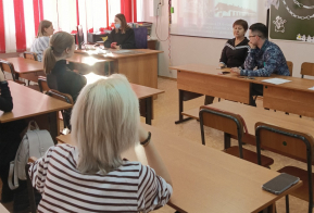 На ярмарке учебных мест медицинские учреждения района провели профориентационную работу