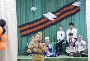 Районный Фестиваль-смотр детских творческих коллективов «Весна. Победа. Память.» прошел в с.Болонь